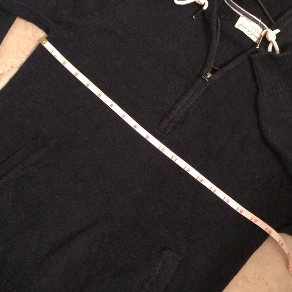 H&M Navy hoodie with zip closure and pockets - Picture 5 of 6
